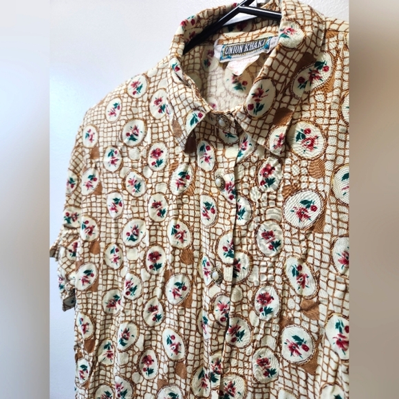 Vintage Union Khaki Floral Beige Woman's Short Sleeve Shirt Size M Shoulder Caps - Picture 3 of 10